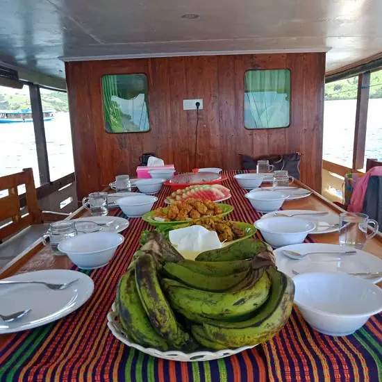 Putra Rezky Boat - Luxury Phinisi Komodo Charter 2026